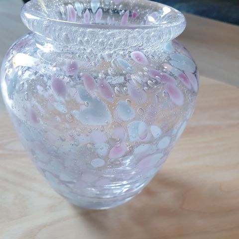 Nydelig glassevase fra 1984