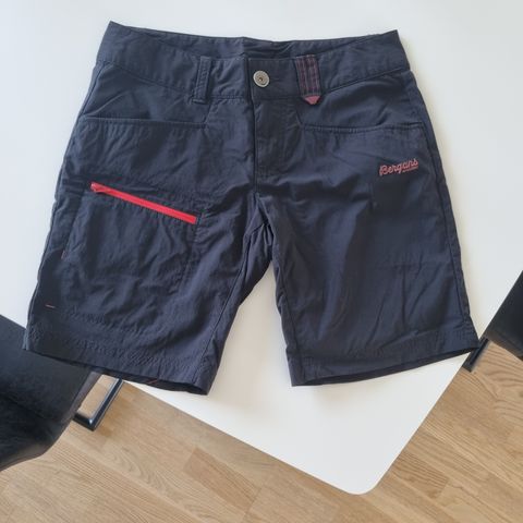 Bergans shorts ( dame ) til salgs