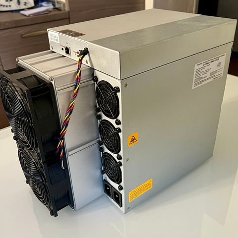 Ubrukt Antminer Bitmain S19J Pro 104 Th/s