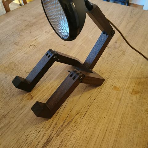 Mr Wattson svart/ask 40 cm bordlampe