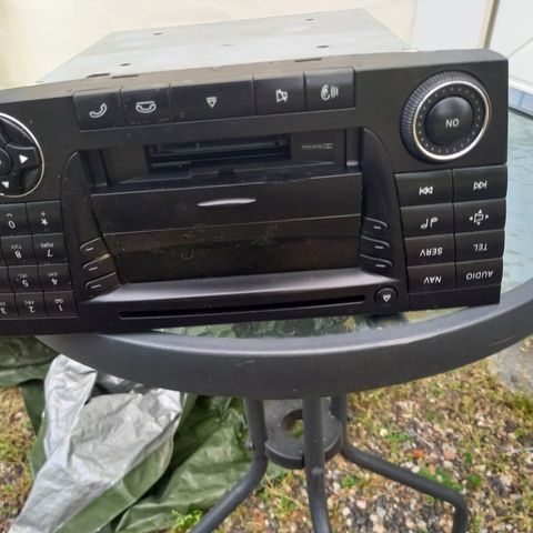 Mercedes original radio