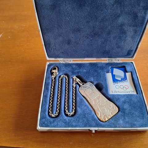 OL lommekniv i sølv til salgs