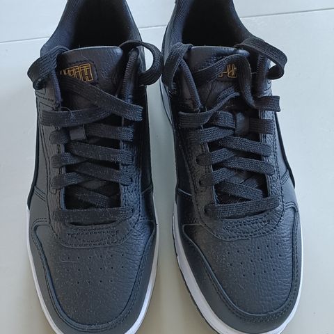 Nye Puma sneakers selges