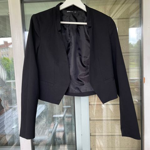 Lite brukt blazer fra Gina Tricot