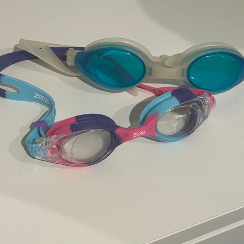 Svømmebriller til barn - 2 stk. til 50kr