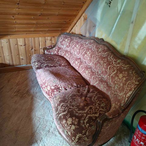 Salong selges - sofa og to stoler