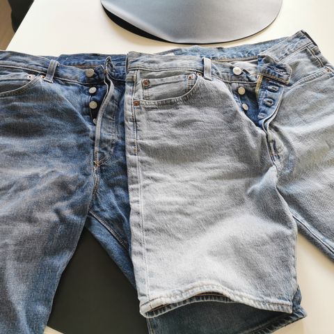 Levi's shorts 501 str 31 selges 300,- pr stk.  eller 500 for begge