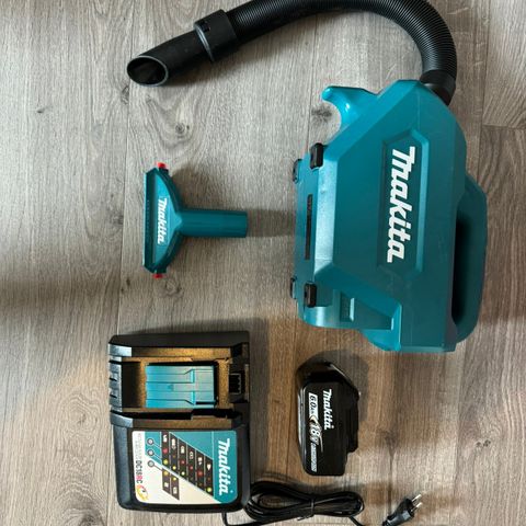 MKITA STØVSUGER 12V C/BATTERI / LADER