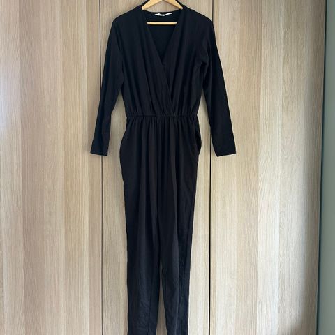 Svart jumpsuit — People Tree, M