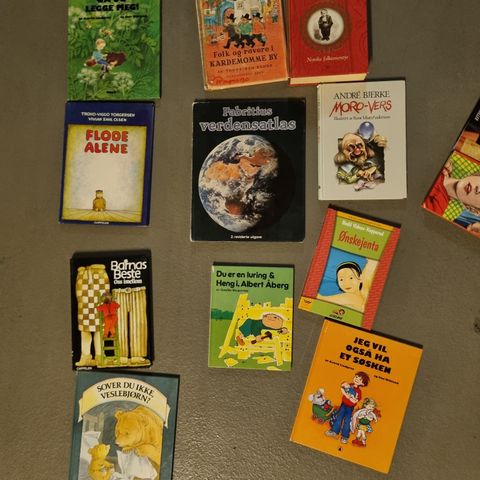 Diverse barnebøker gis bort