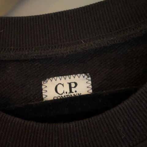 CP Company genser meget pent brukt