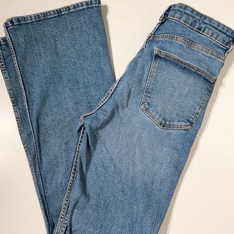 Zara jeans med stretch og høyt liv, passer 38-40