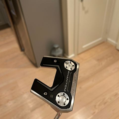 Scotty cameron phantom 5