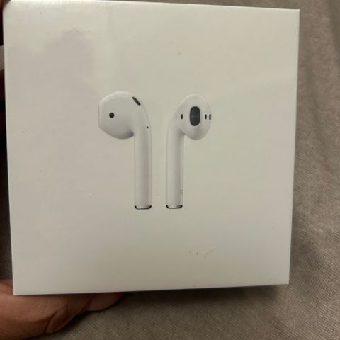 Helt nye Apple AirPods Gen. 2 uåpnet.