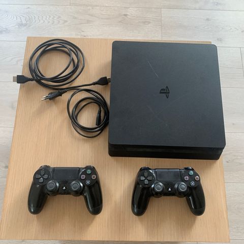 Selger godt brukt PlayStation 4