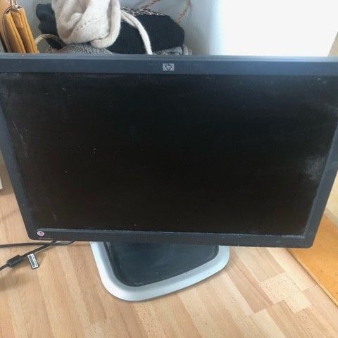 HP L2245w PC skjerm gis bort