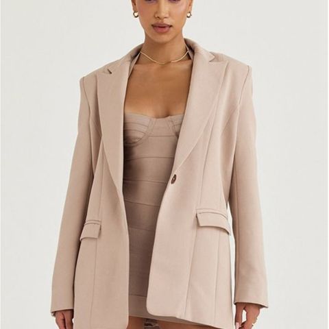 Oversized blazer fra house of CB