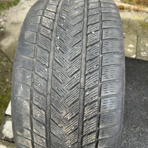 PIGGFRI VINTER Dekk til salg 4X 245/35R19