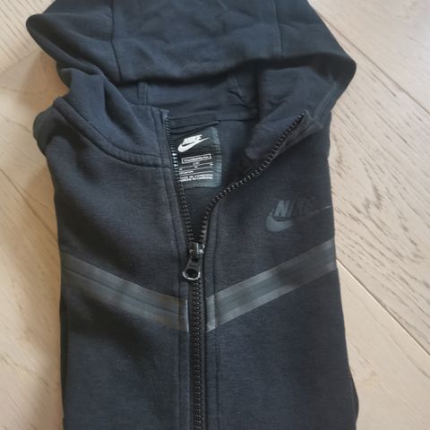 Nike Tech Fleece Barn str 137-147