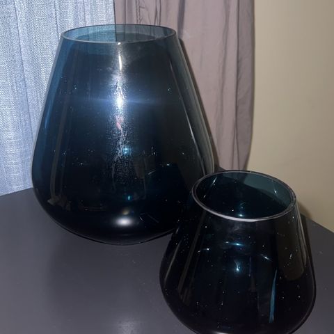 Magnoa Vaser i mørkeblått glass