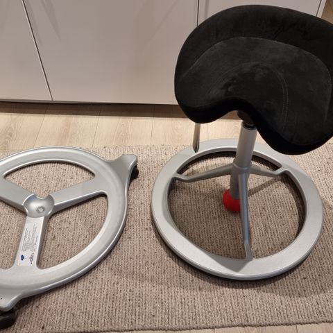 Back App balansestol med hjulstativ