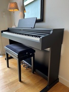 Yamaha el-piano Arius YDP-165 m/krakk