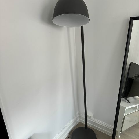 HEKTAR Gulvlampe fra IKEA