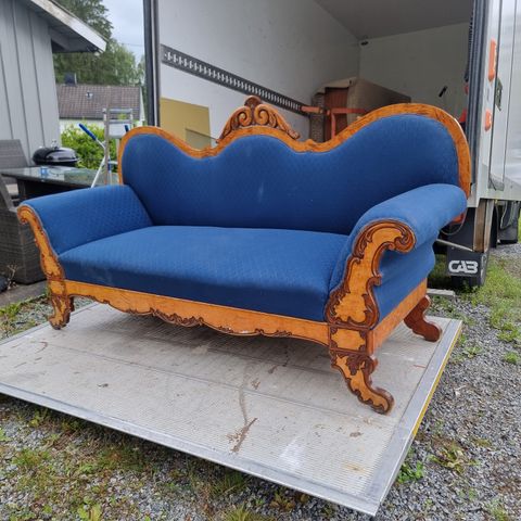 Pen biedermeier sofa - Nyere trekk i ullstoff