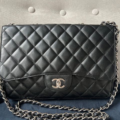 Chanel Jumbo Single Flap i Svart Kaviarskinn med Sølv Hardware