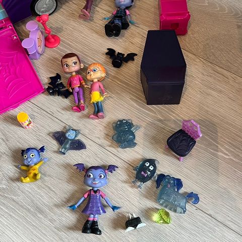 Disney junior Vampirina leker