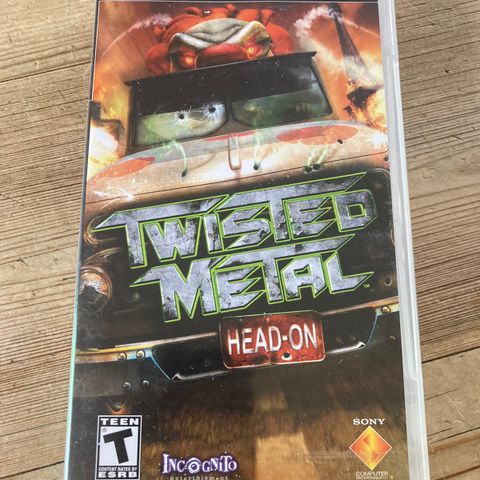 Twisted Metal Head On - PSP