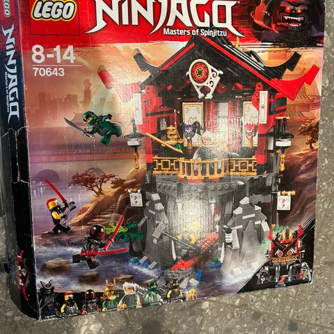 Ninjago LEGO: pose 2-6 intakt, pose 1 mangler