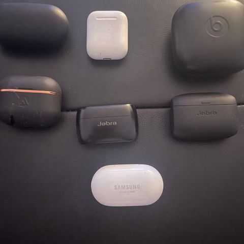 Diverse AirPods Case