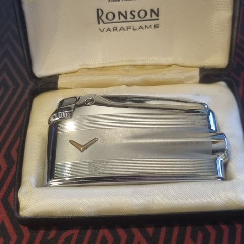 Ronson Premier Varaflame Lighter