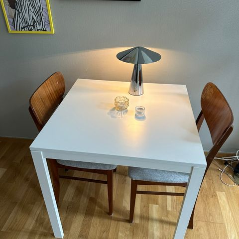 Spisebord fra ikea