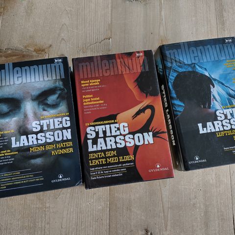 Millennium -serien av Stieg Larsson / 3 innb. bøker i en pakke