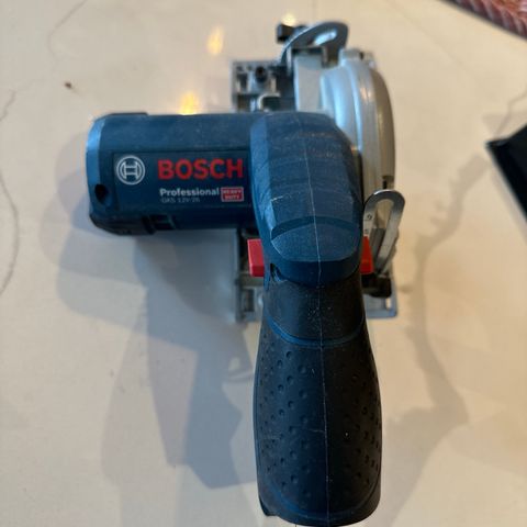 Blå Bosch sirkelsag GKS 12V-27 Heavy Duty