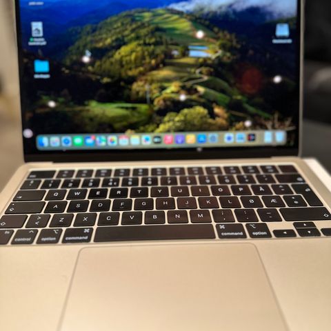 MacBook  M2 Air