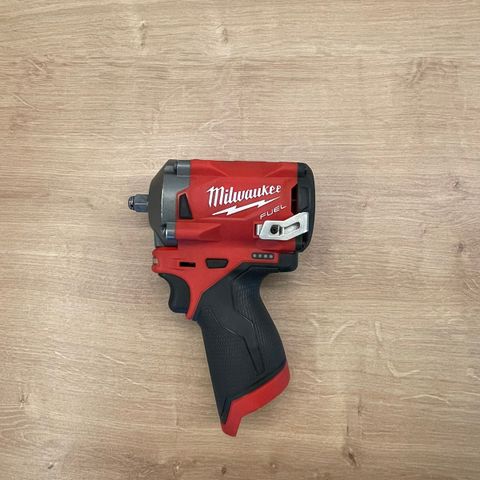 Milwaukee M12 Stubby 340Nm muttertrekker