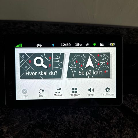 Garmin ZUMO XT GPS med tilbehør. Selges hbo kr 3.800,-.