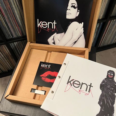 Kent - Röd. Limited edition Box. 3x10" vinyl + cd + minnepenn + 118 siders bok