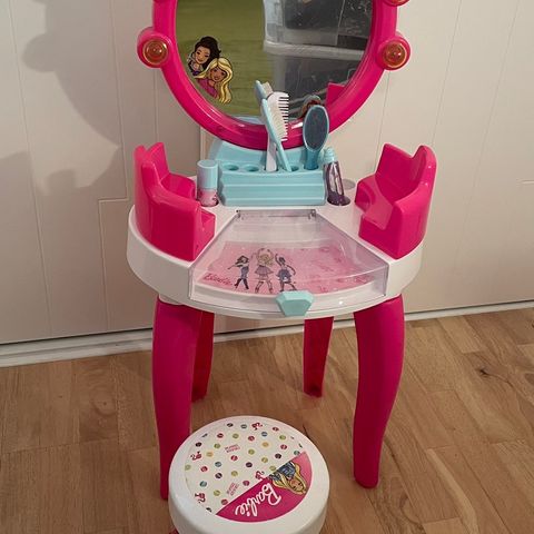 Barbie sminkebord til barn - speil, bord, krakk