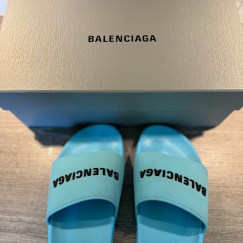 Balenciaga pool slippers