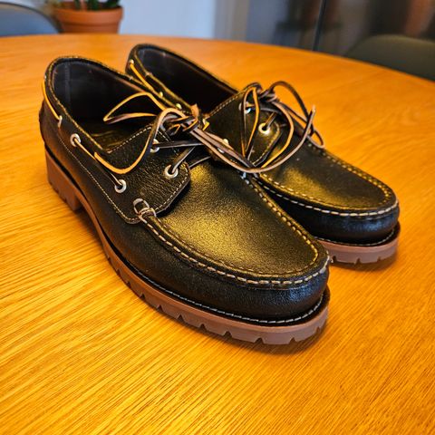 Håndsydde loafers fra Thursday Boot Company selges str. 10 US