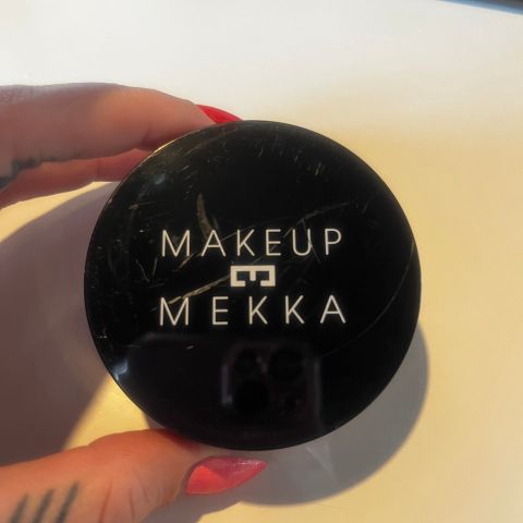 Makeup Mekka Mineral Hydrating Loose Flawless Foundation