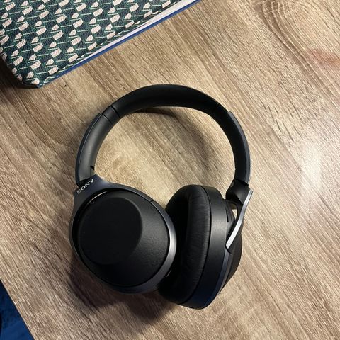 Sony WH-1000XM2