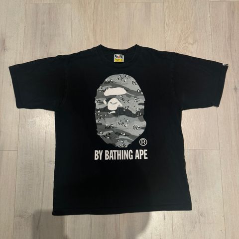 Bape «By Bathing Ape» Big Logo T-Skjorte (Medium)