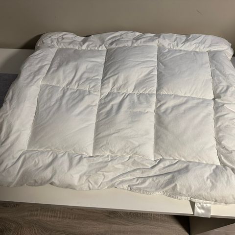 Albert fiberdyne med 7 sett med sengetøy
