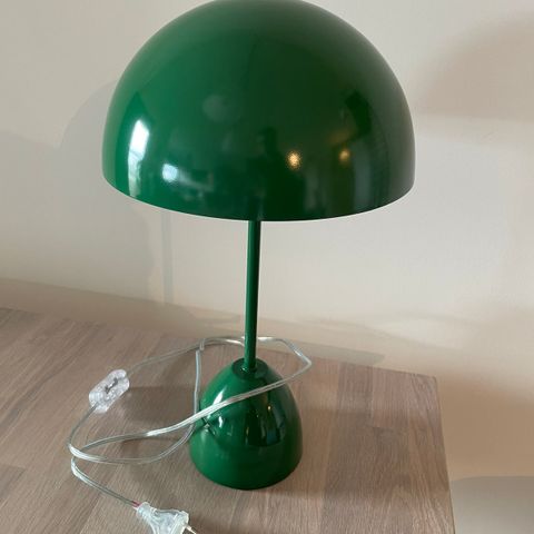 Grønn bordlampe