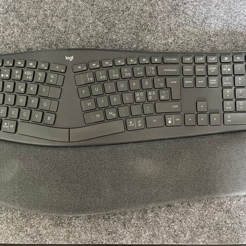 Logitech Ergo K860 ergonomisk Bluetooth tastatur